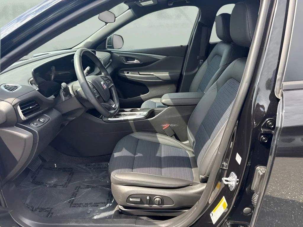 Used 2025 Black Buick Preferred image 6