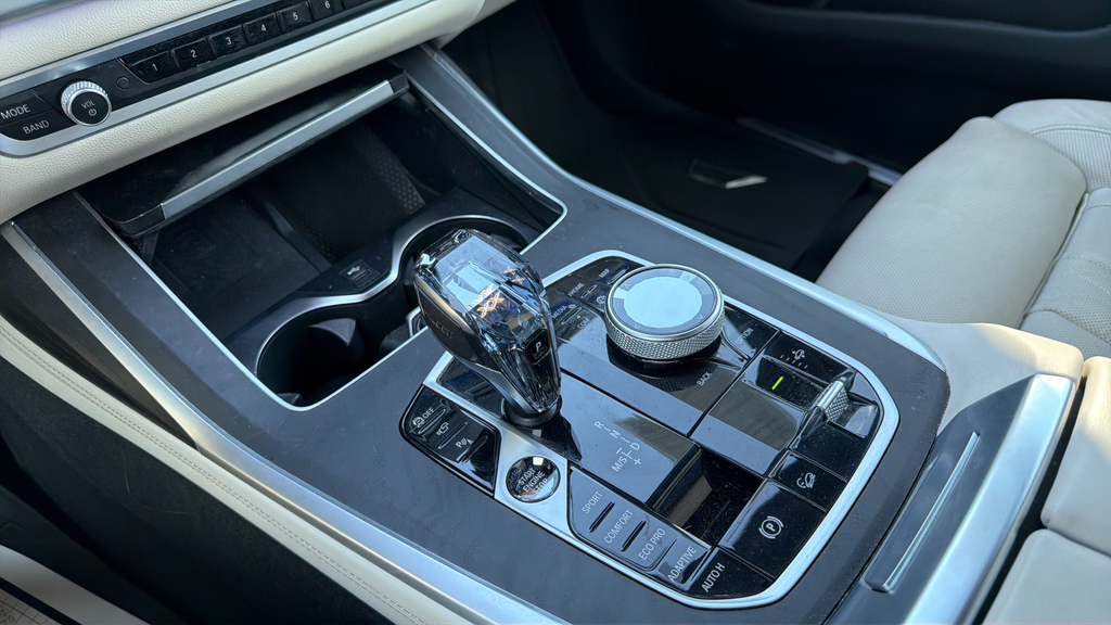 Used 2022 Gray BMW xDrive40i image 21