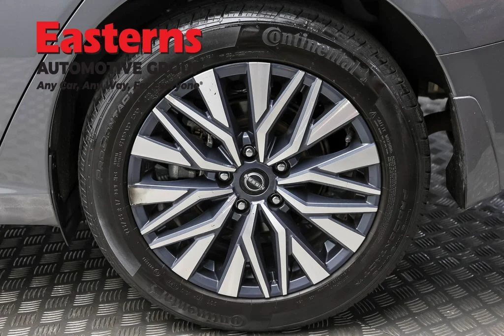 Used 2024 Gray Nissan 2.5 SV image 8