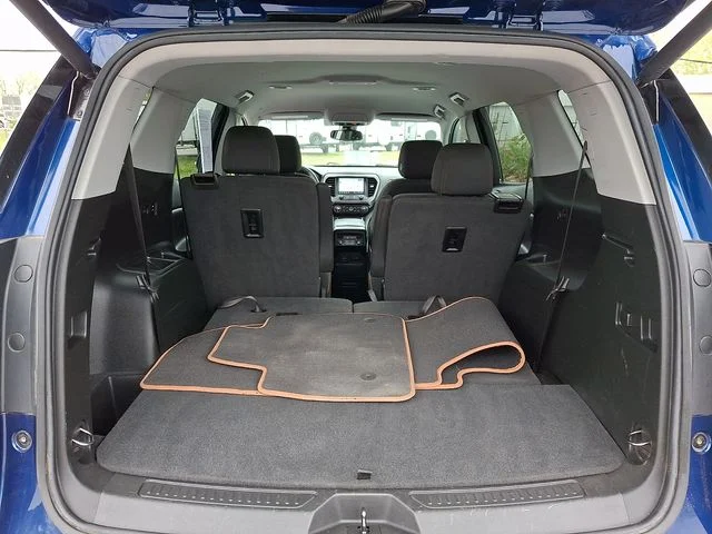 Used 2023 Blue GMC AT4 image 25