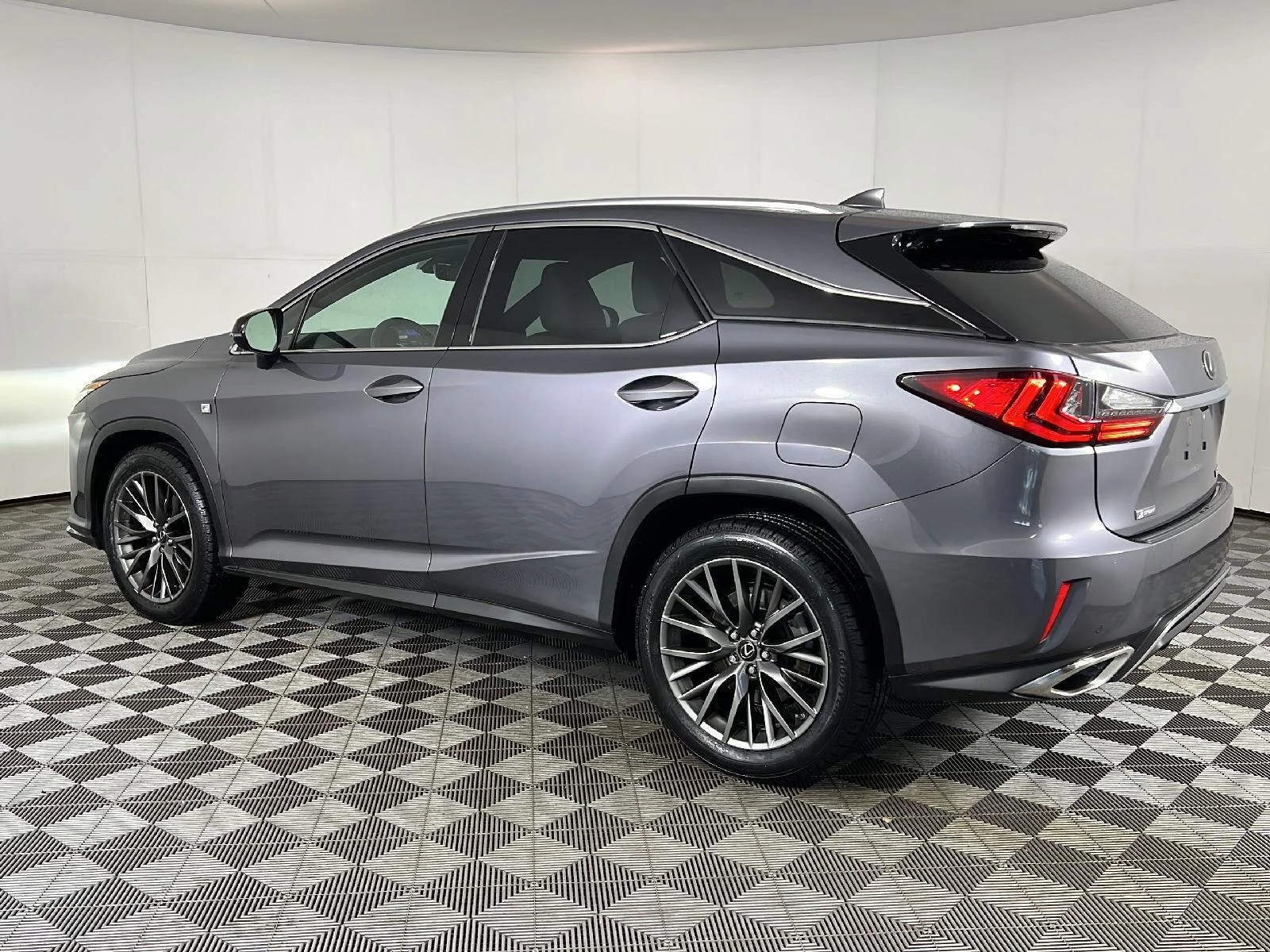 Used 2019 Gy Lexus  image 9
