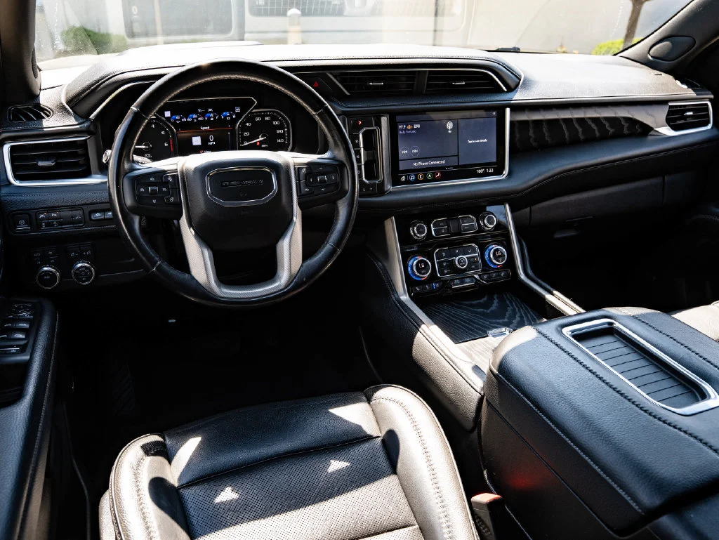 Used 2021 Onyx Black GMC Denali image 4