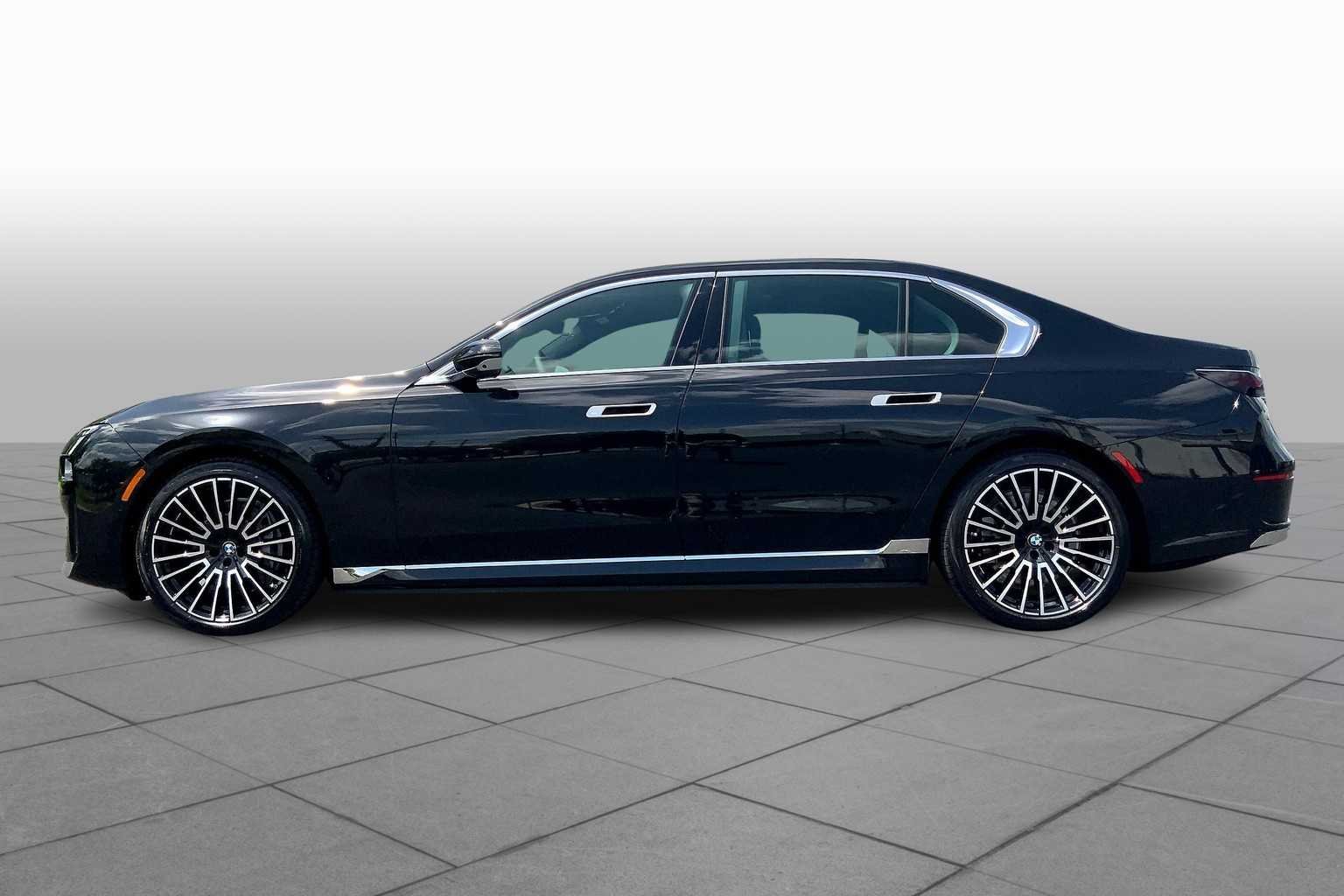 2025 BMW i7 50 - Photo 13