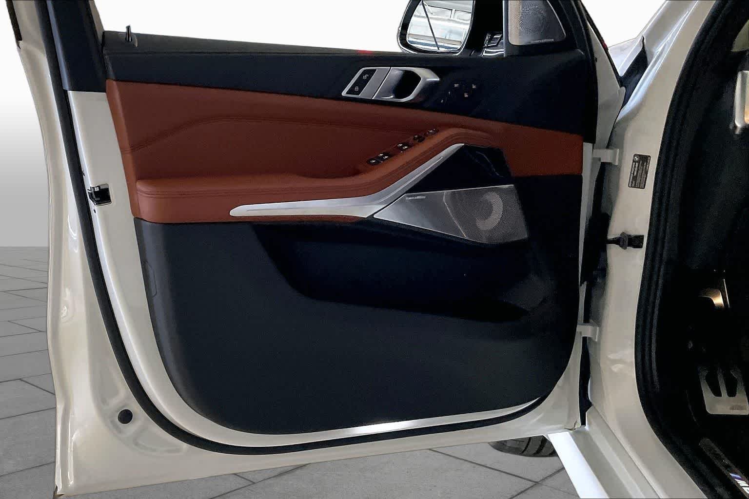 New 2026 Mineral White Metallic BMW M60i image 10