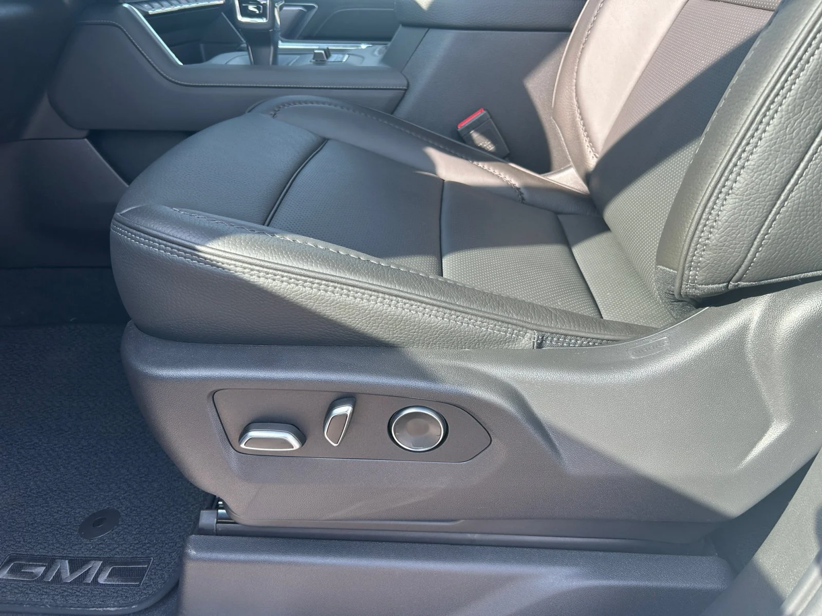 New 2026 Glacier White Tricoat GMC Denali image 15