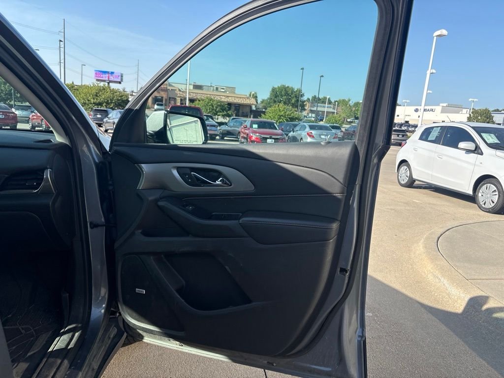 Used 2018 Satin Steel Metallic Chevrolet 3LT image 26