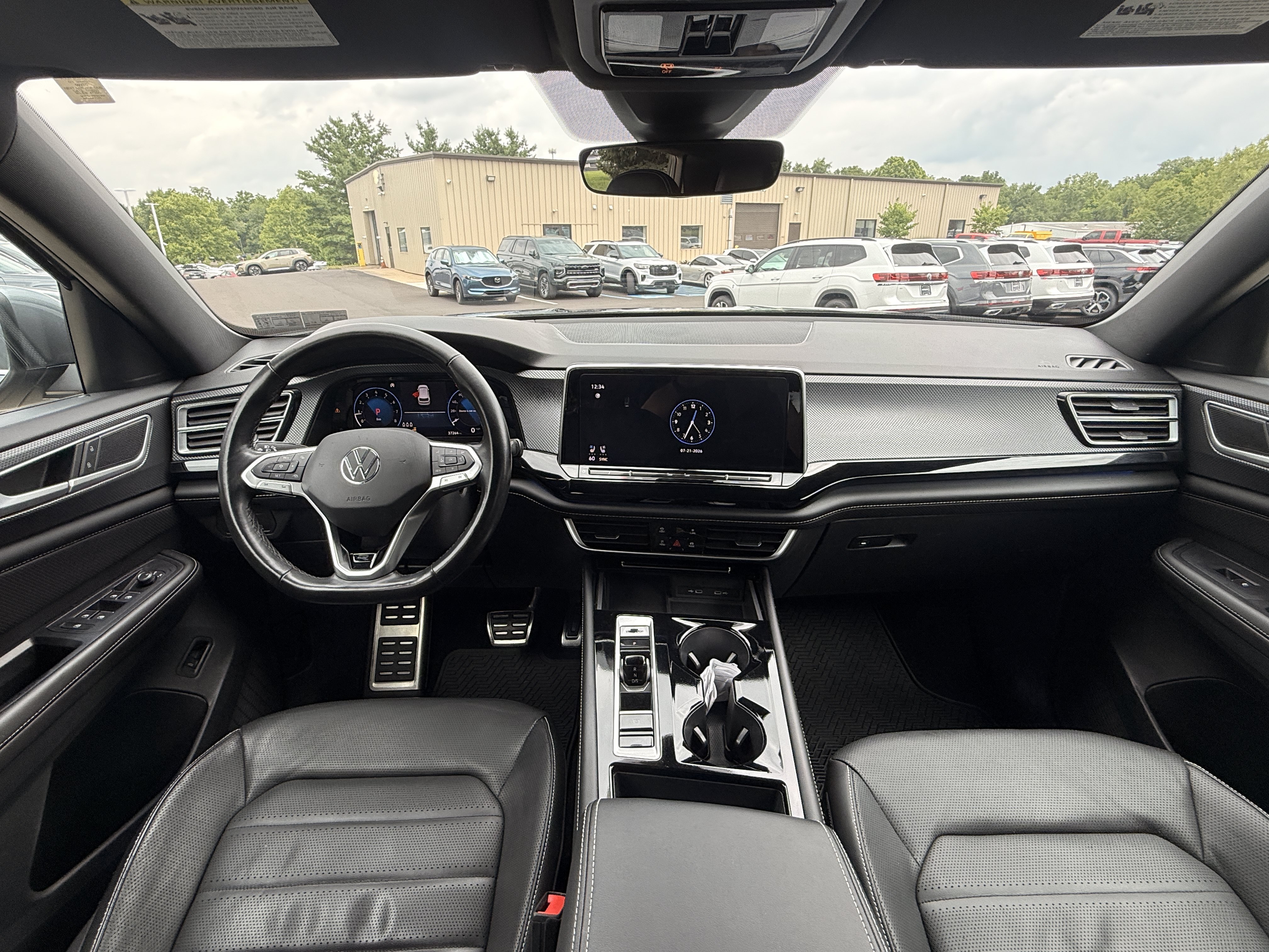 Used 2024  Volkswagen 2.0T SEL R-Line image 3