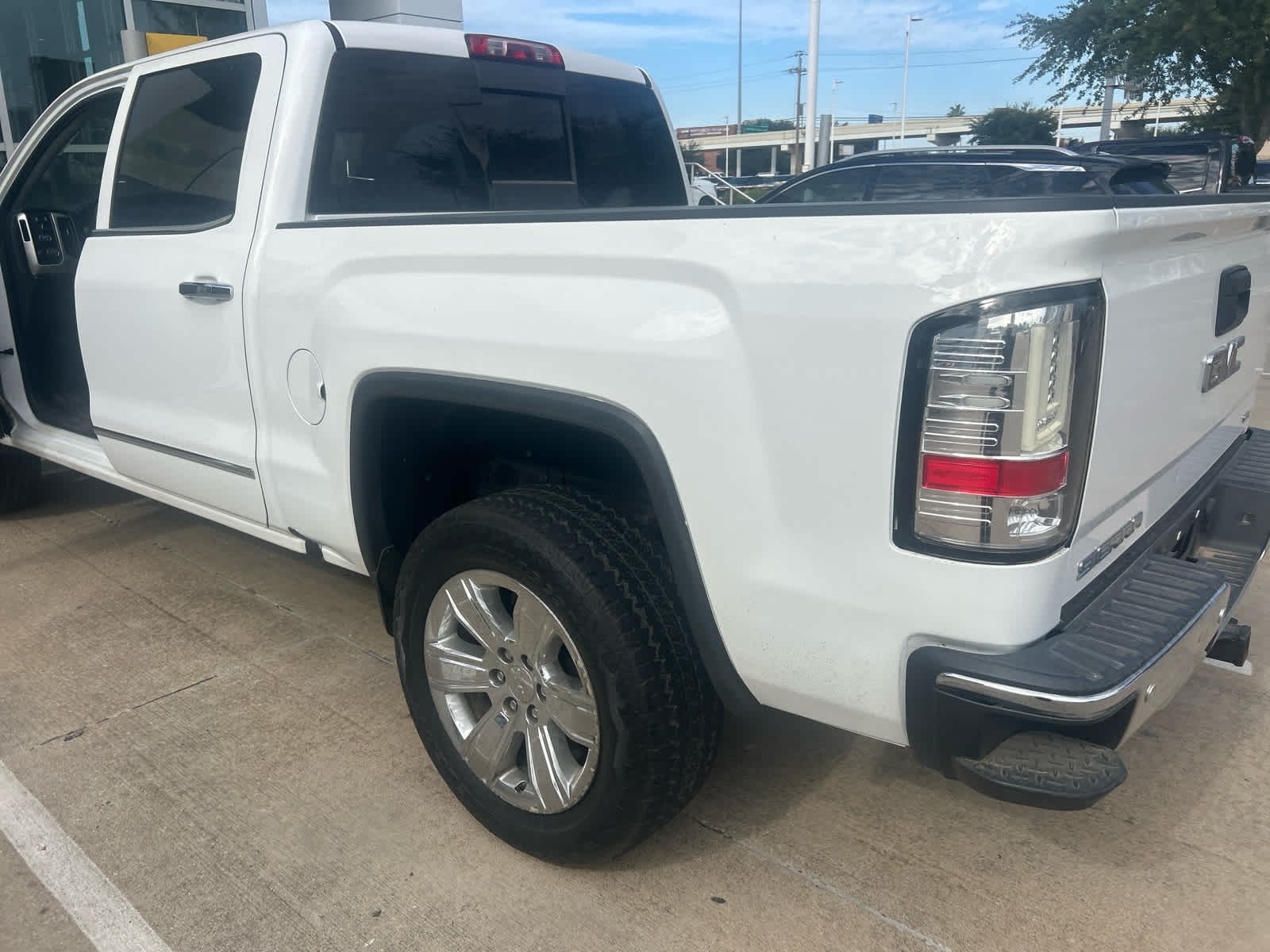 Used 2018 Summit White GMC SLT image 3