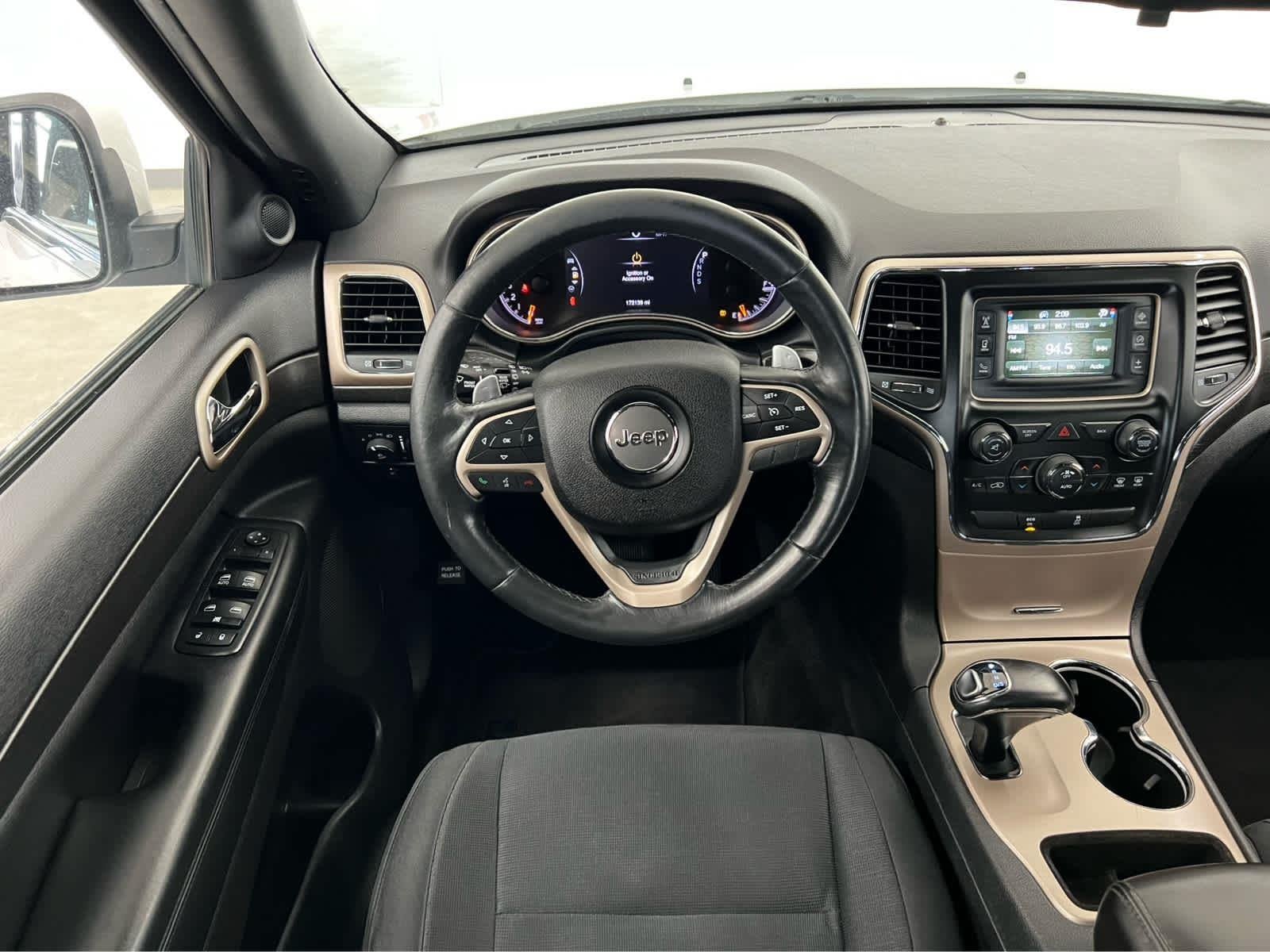 Used 2015 Bright White Clearcoat Jeep Laredo image 48