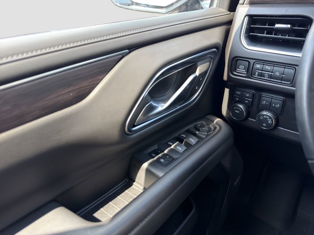 Used 2024 Black Chevrolet Z71 image 12