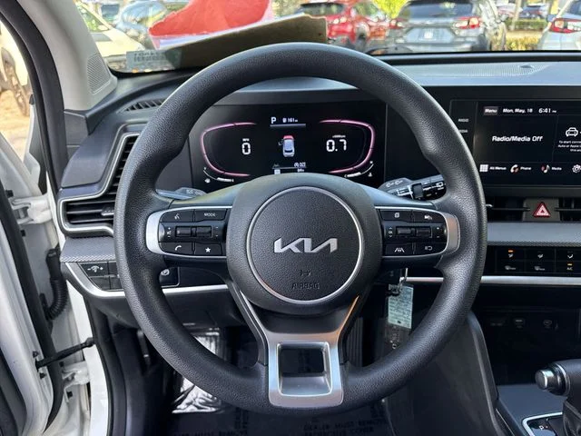 2023 Kia Sportage LX - Photo 14