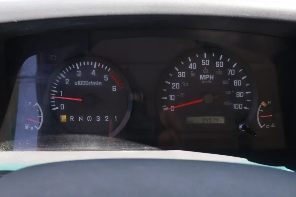 Used 2022  Isuzu NPR image 21