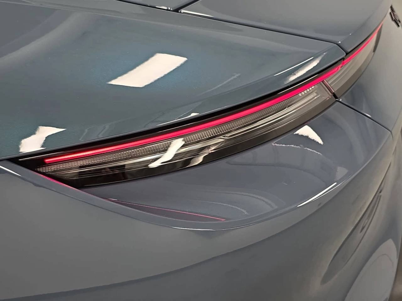 2026 Porsche Taycan S - Photo 29