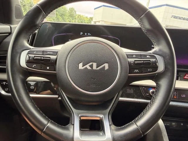 Used 2023 Red Kia X-Line image 19
