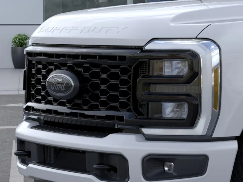 New 2026 Oxford White Ford F-250® XLT image 39