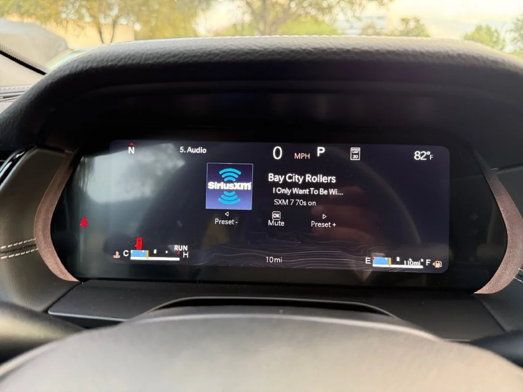 New 2027 Gray Jeep Laredo Altitude image 14