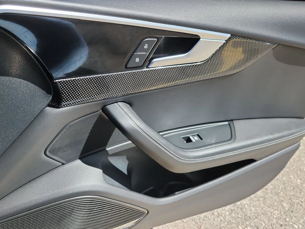 Used 2022 Black Audi  image 16