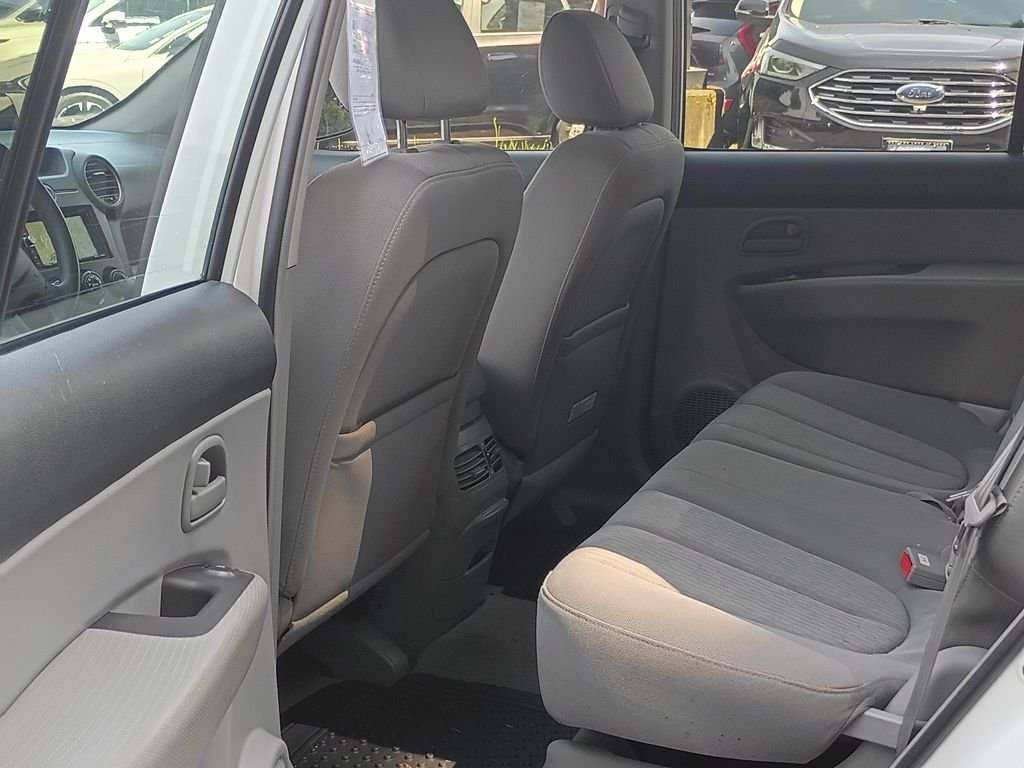 Used 2007 White Kia LX image 13