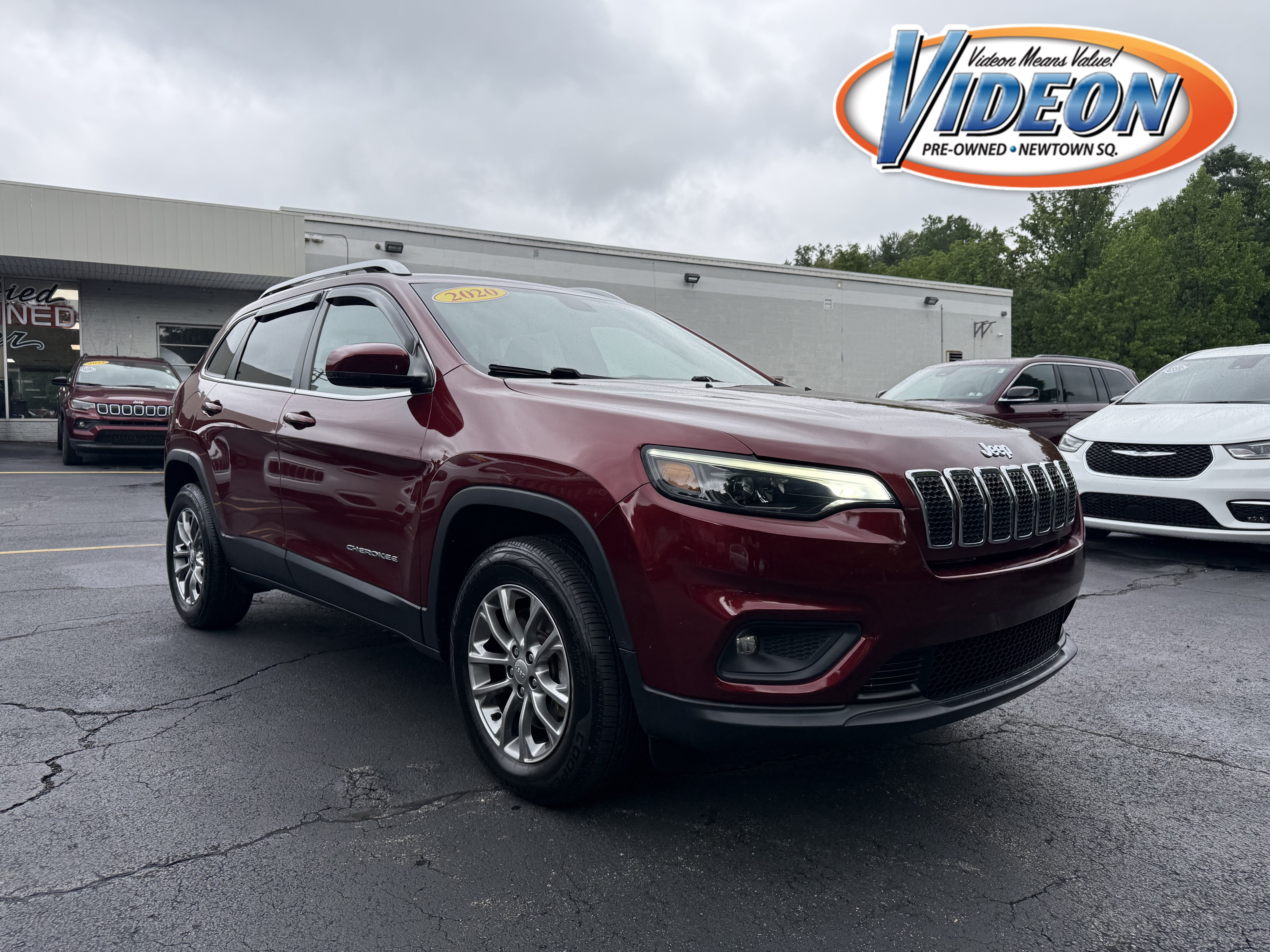 Certified Used 2020 Velvet Red Pearlcoat Jeep Latitude Plus image 1
