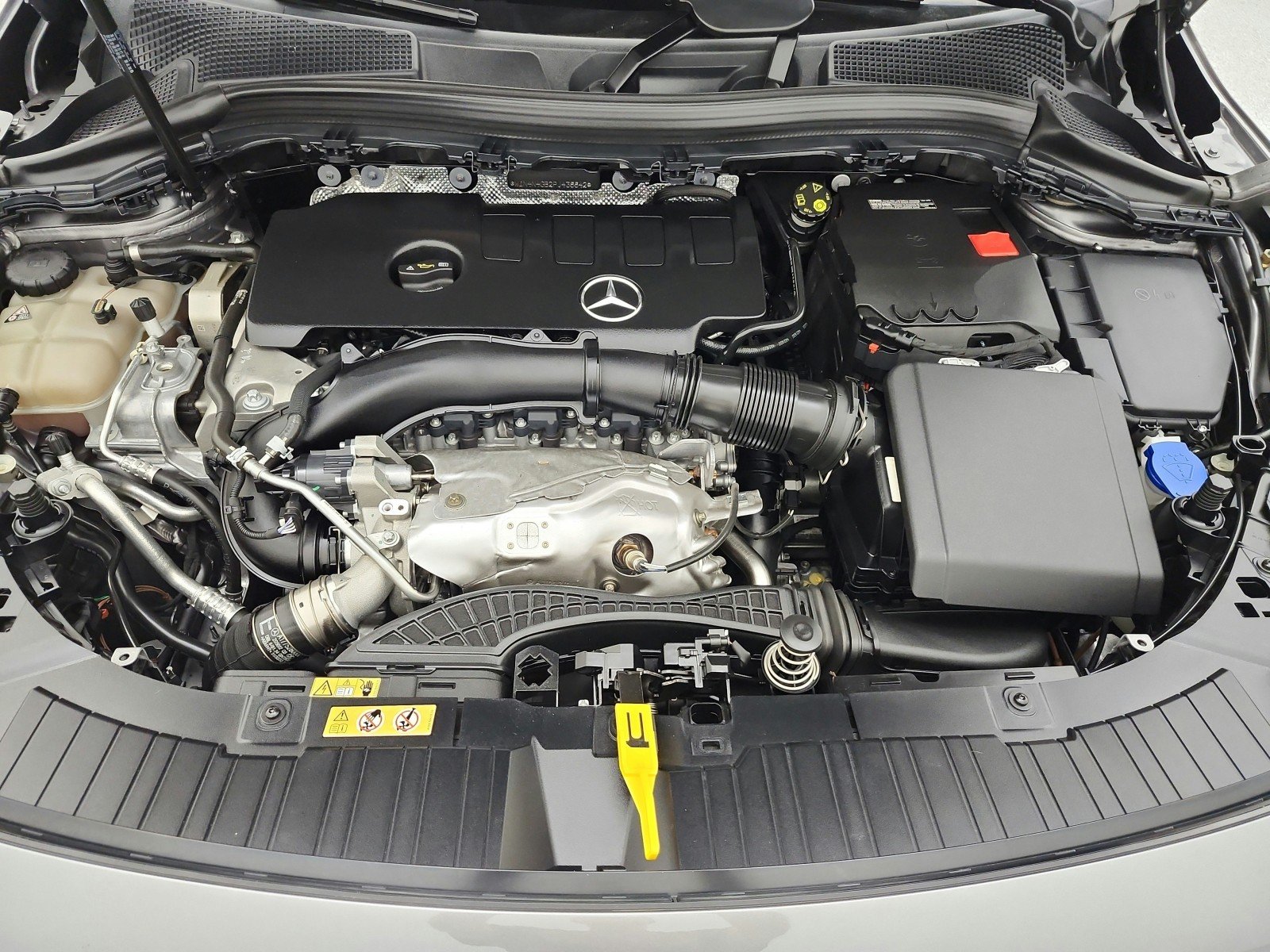 Used 2023 Mountain Grey Metallic Mercedes-Benz GLA 250 SUV image 16