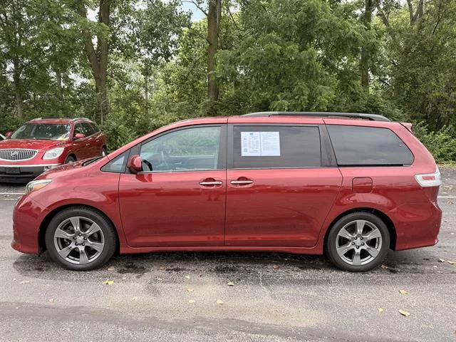 Used 2017 Salsa Red Pearl Toyota SE Premium 8-Passenger image 6