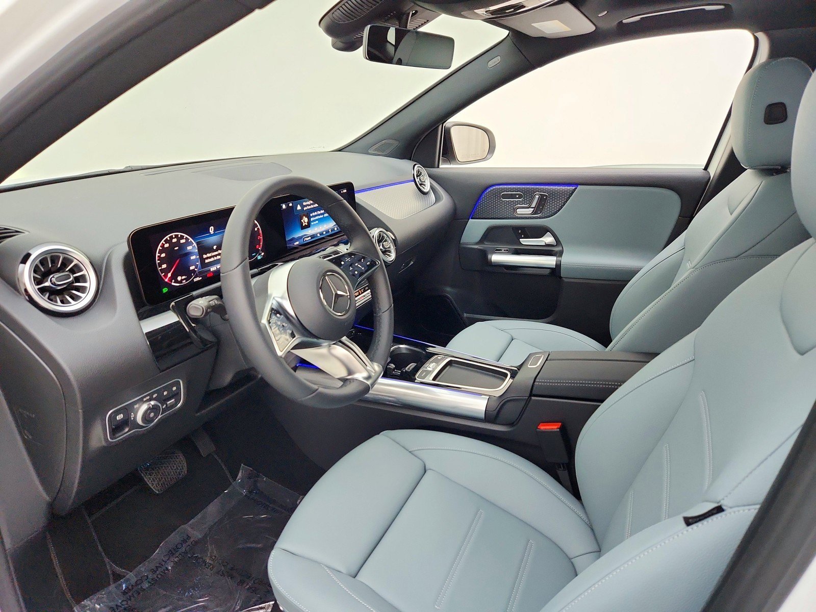 New 2026 Polar White Mercedes-Benz GLA 250 SUV image 37