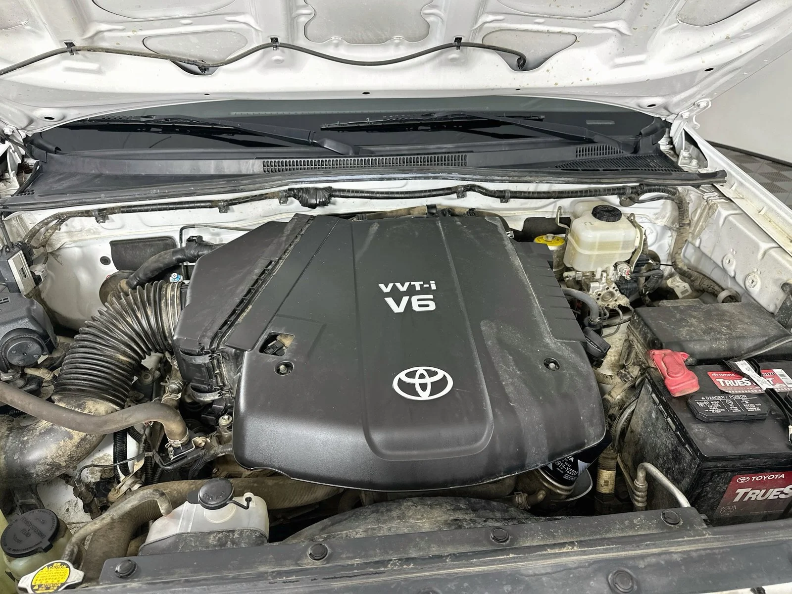 Used 2012 Super White Toyota Base image 28