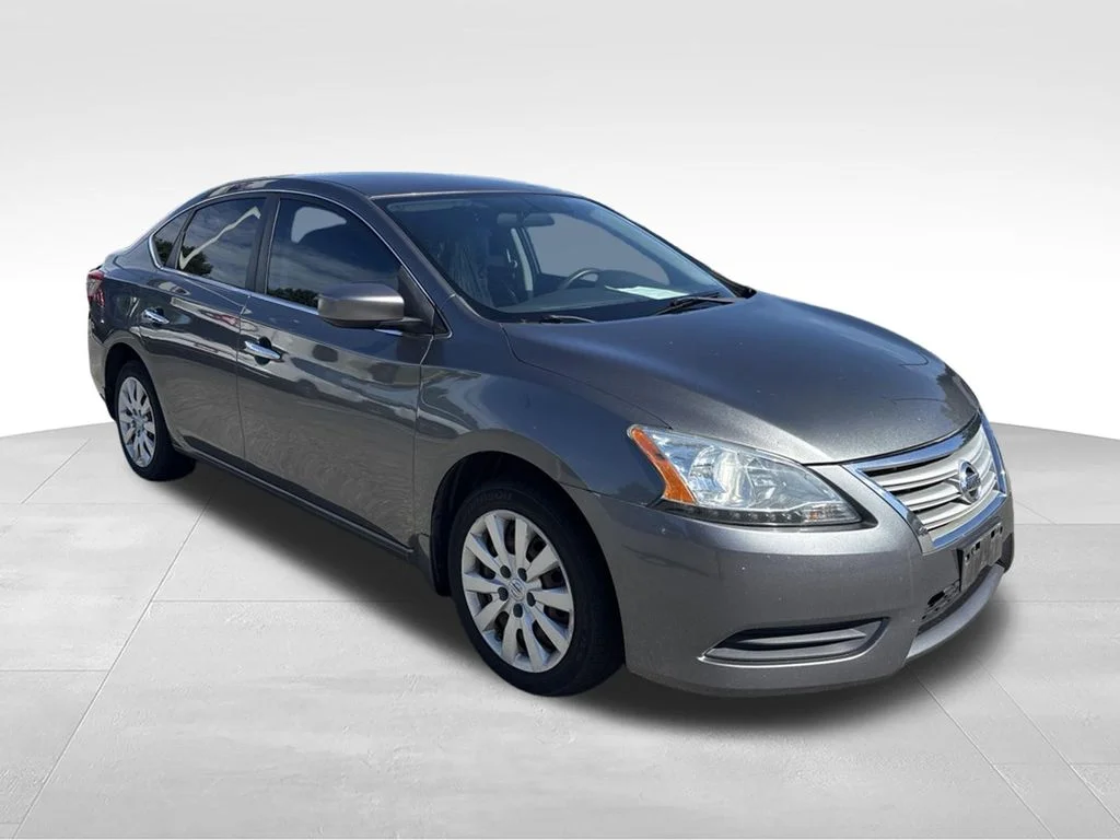 Used 2015 Gray Nissan S image 6