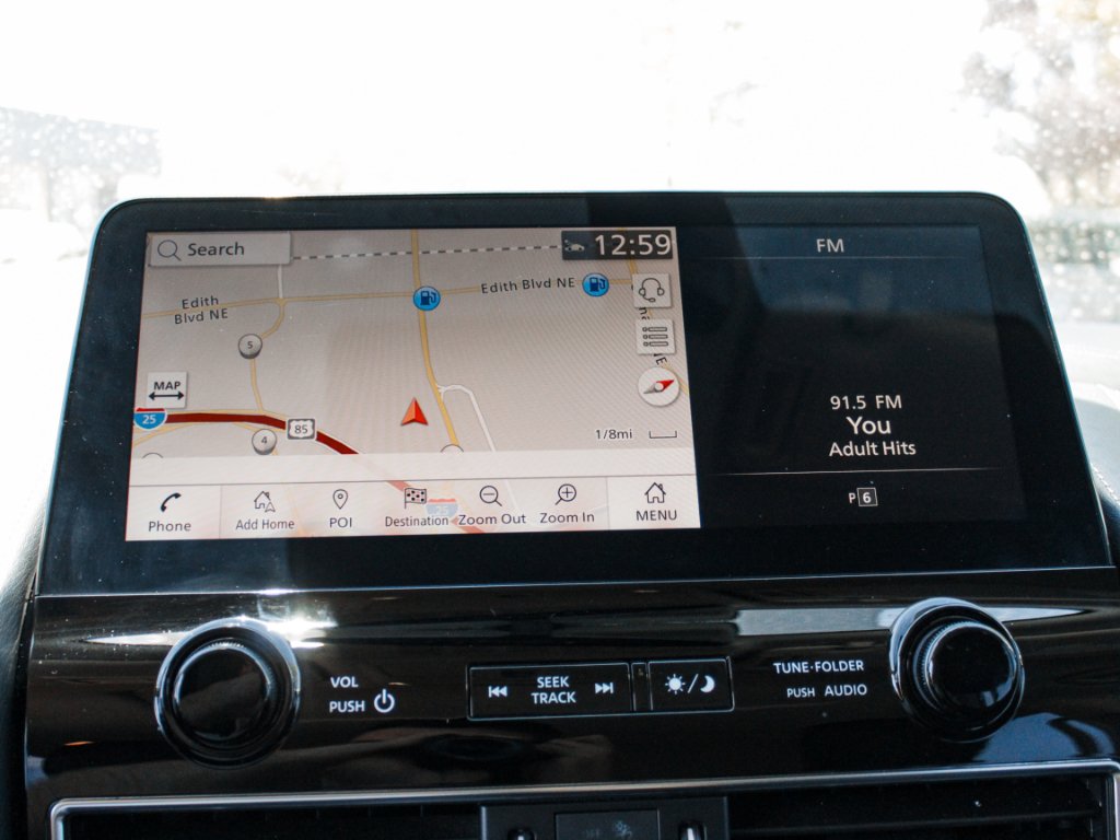 Used 2023 Moonstone White INFINITI LUXE image 18