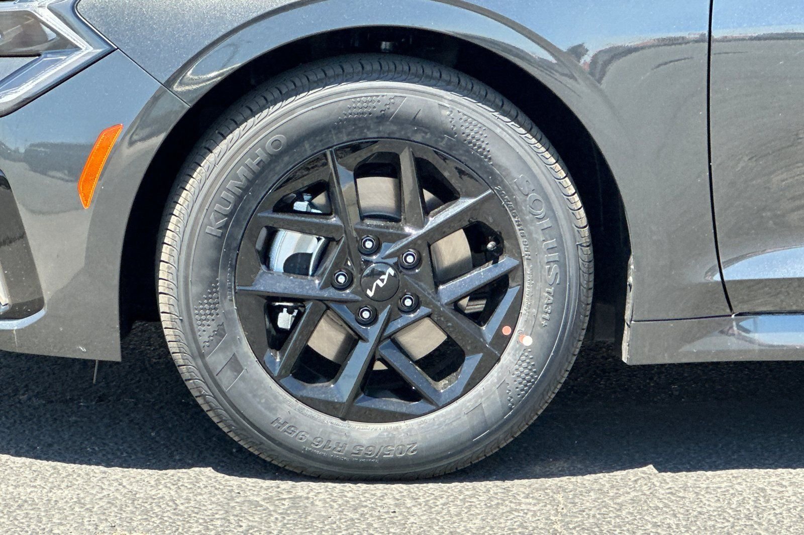 New 2026 Gray Kia LXS image 24