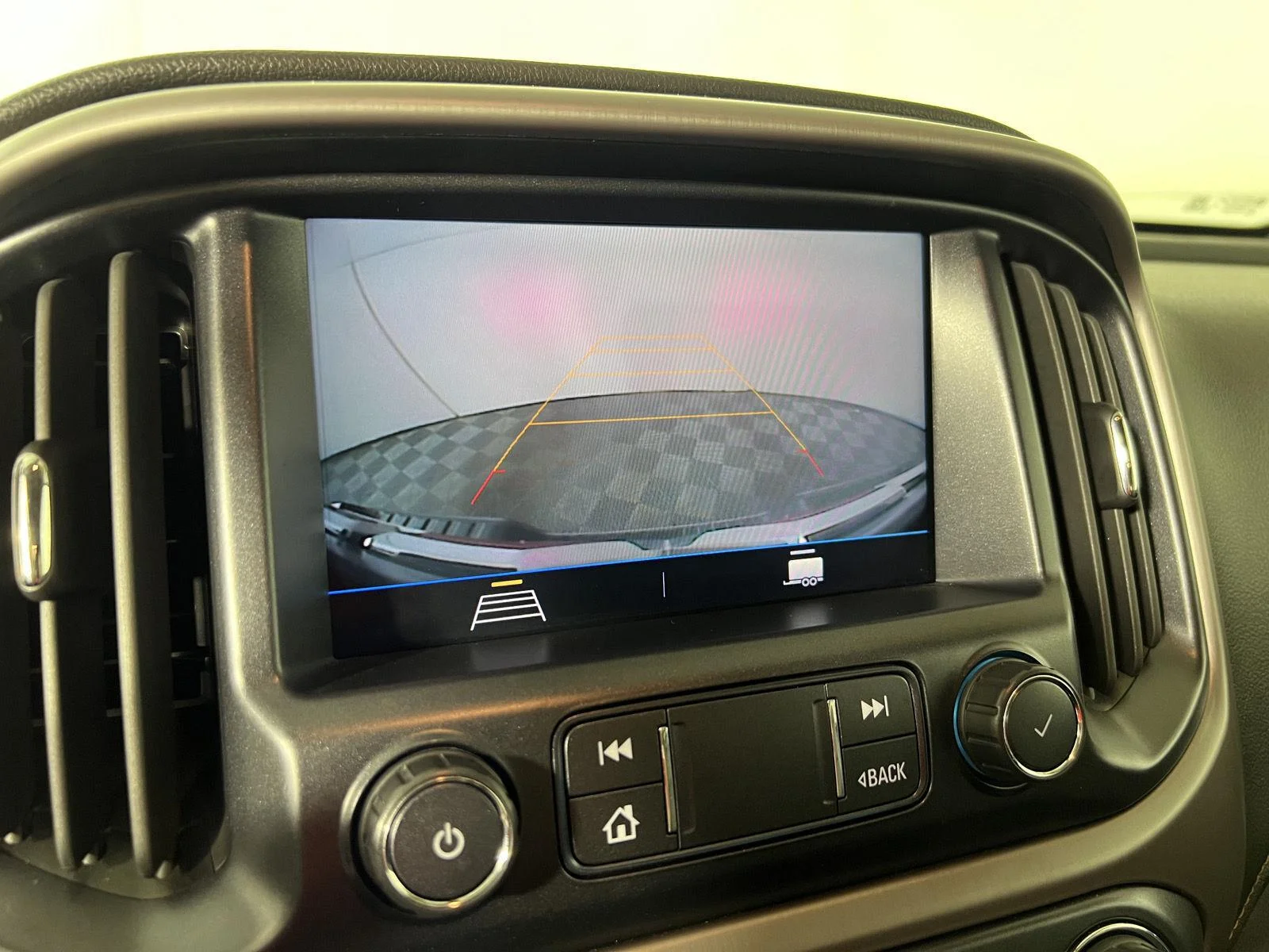 Used 2021 Satin Steel Metallic GMC 4WD AT4 w/Cloth image 19
