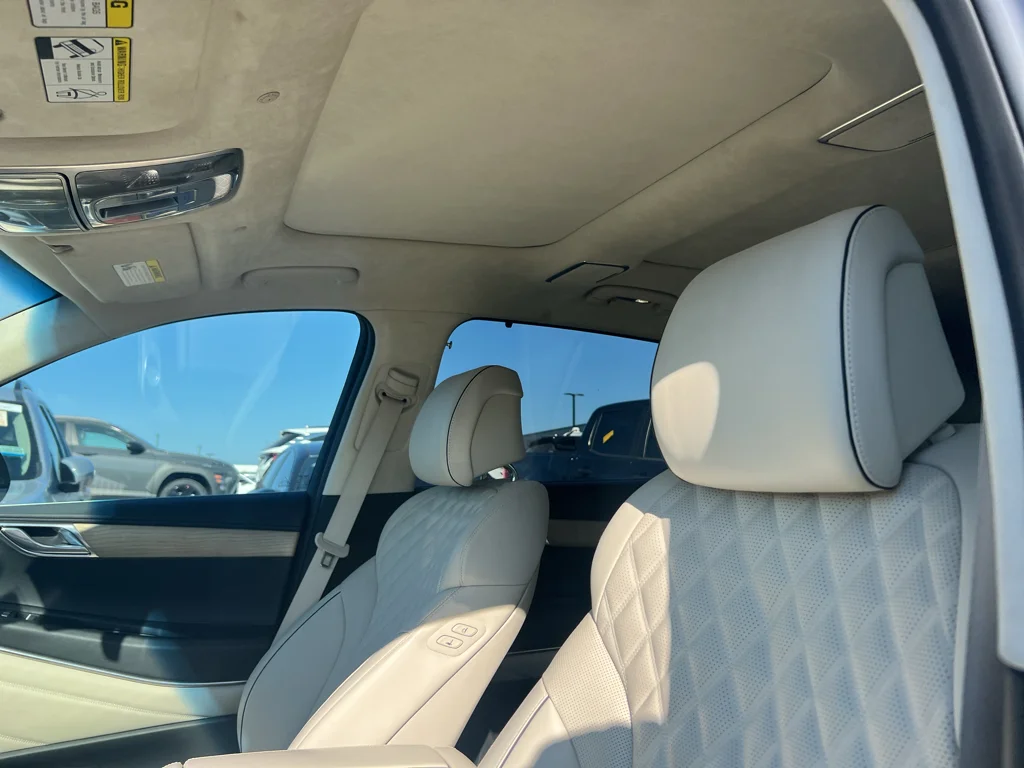 Used 2024 Makalu Gray Genesis 3.5T (A8) image 5
