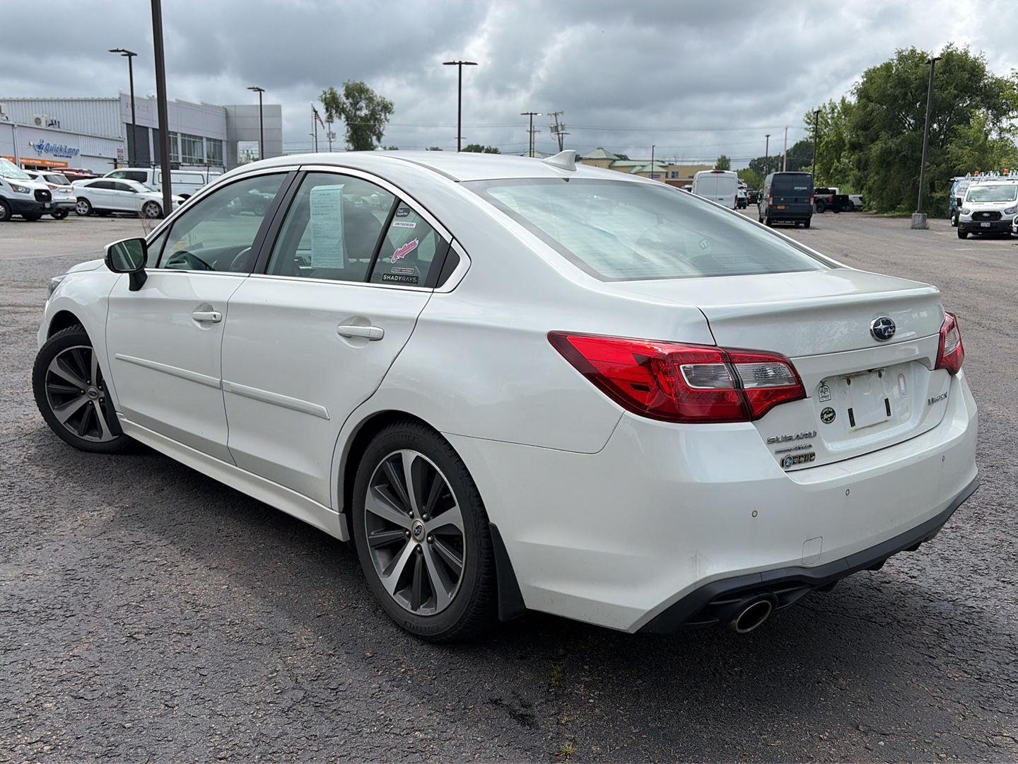 Used 2018 Crystal White Pearl Subaru Limited image 3