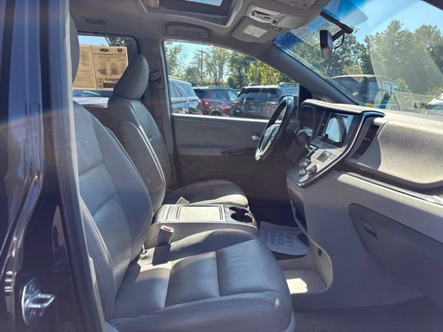 Used 2015 Black Toyota XLE image 28