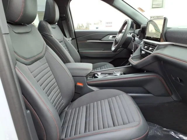 New 2026 Space White Metallic Ford ST-Line image 28