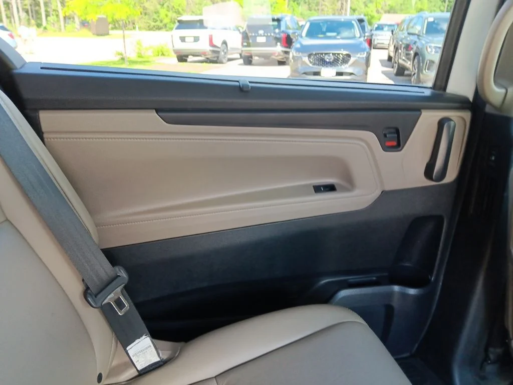 Used 2020 Platinum White Pearl Honda EX-L image 28