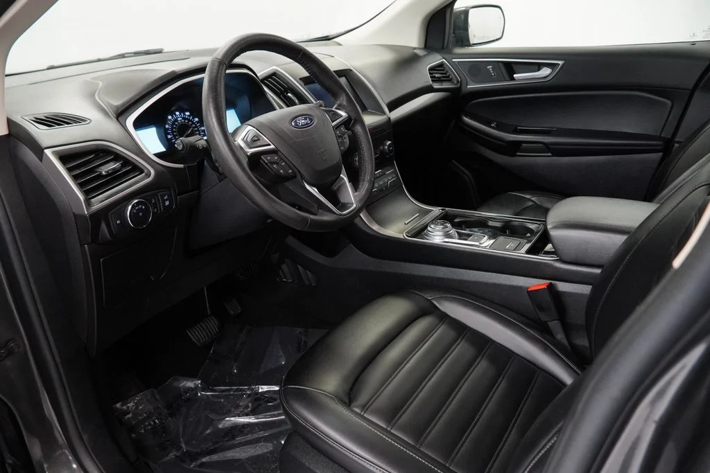 Used 2019 Gray Ford SEL image 10