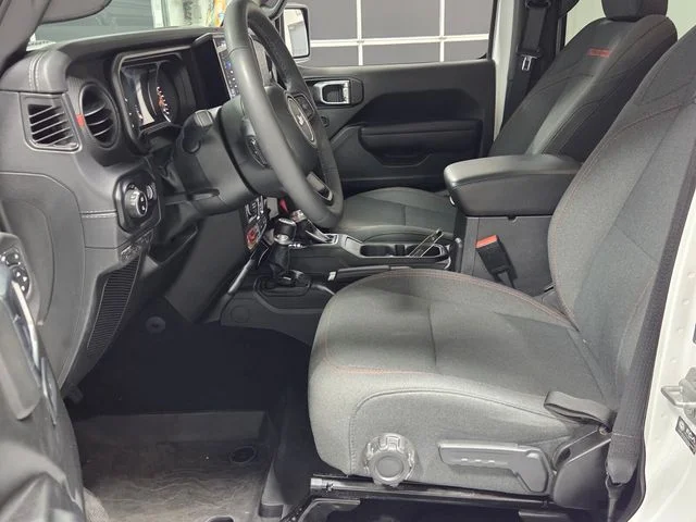 Used 2025 White Jeep Rubicon image 5