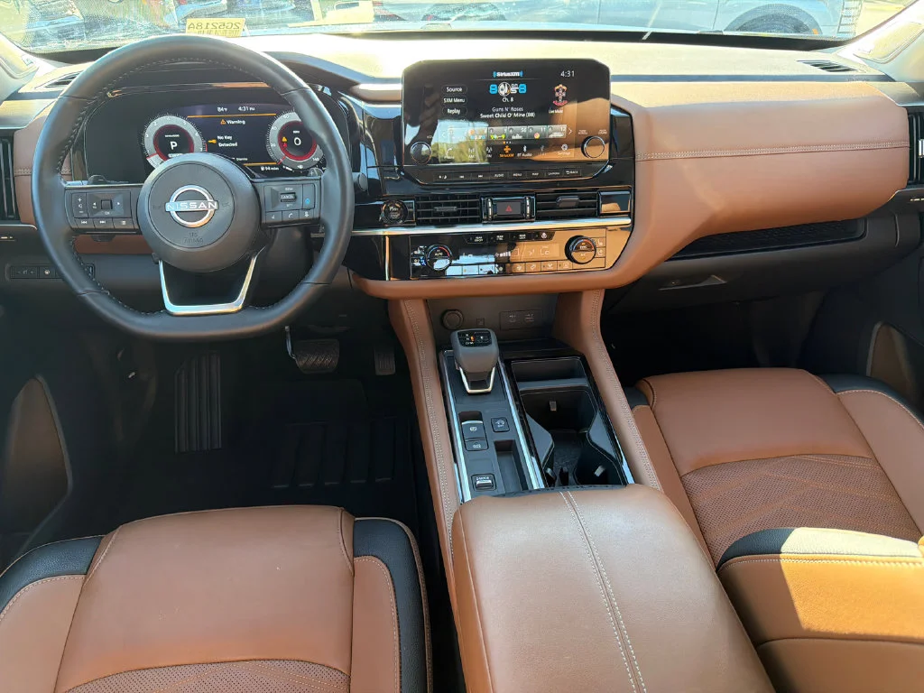 Used 2025 Black Nissan Platinum image 23