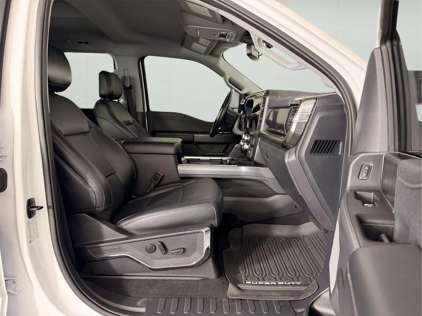 Used 2024 Oxford White Ford LARIAT image 21