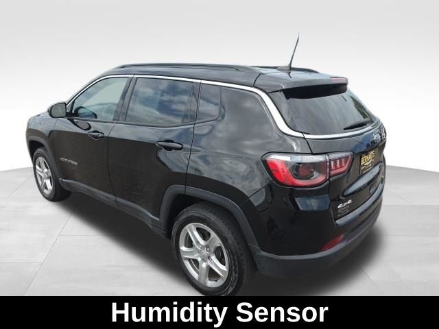 Used 2023 Black Jeep Latitude image 9
