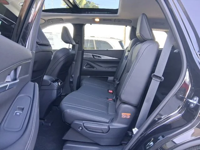 New 2026 MINERAL BLACK INFINITI Luxe FWD image 21