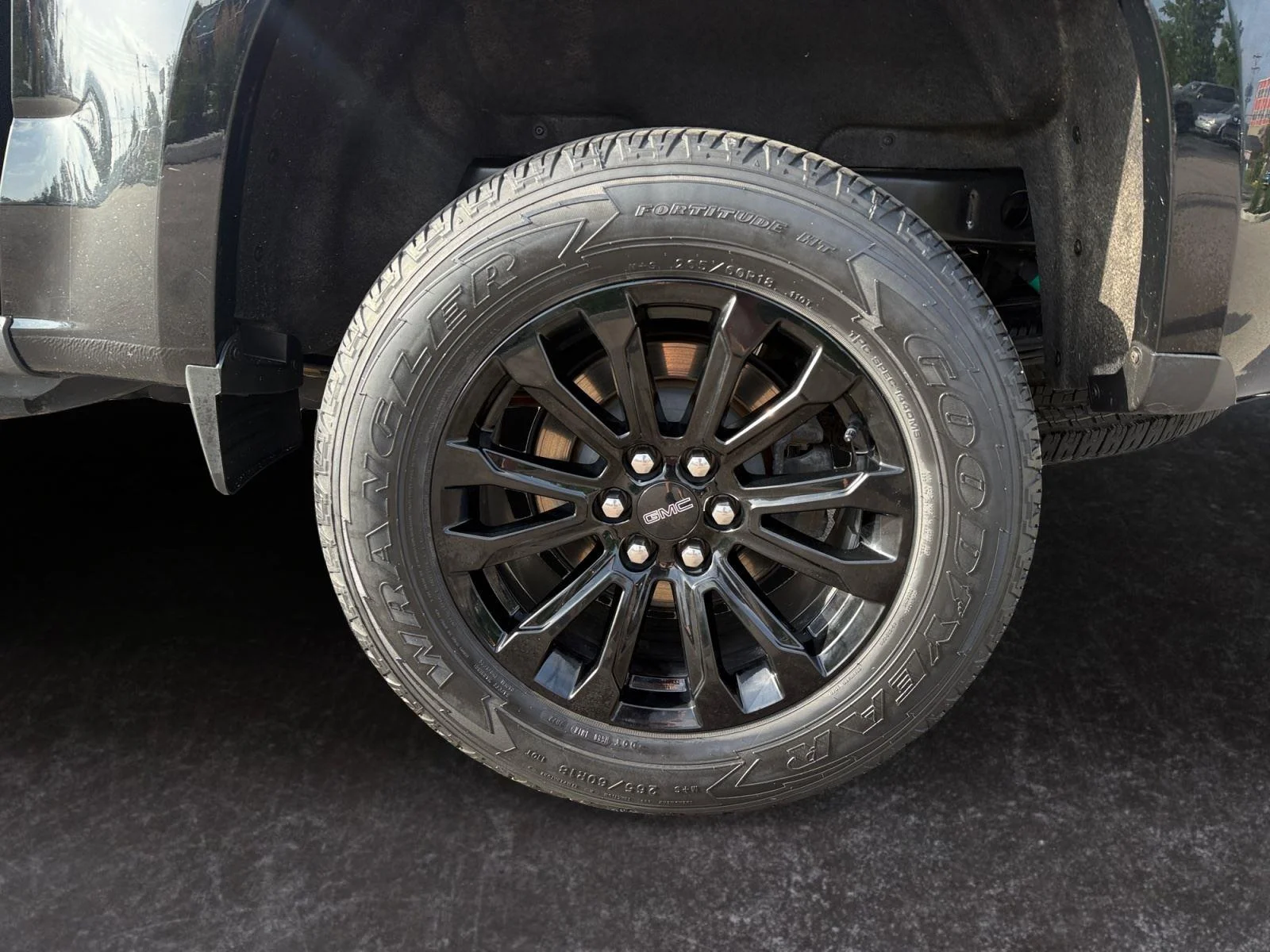 Used 2022 Onyx Black GMC Elevation image 15