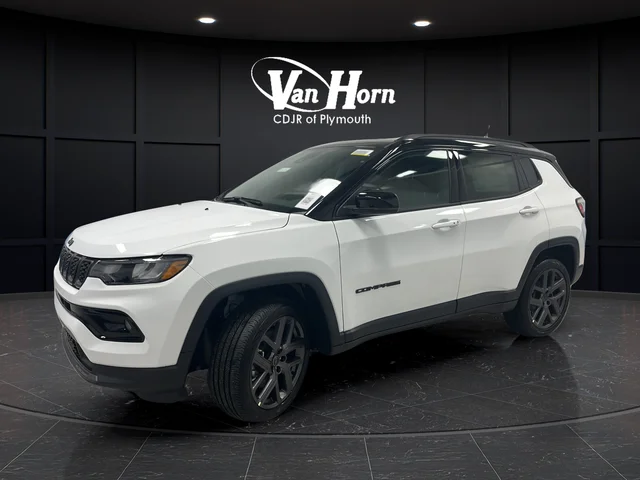New 2026 Bright White Clear-Coat Exterior Paint Jeep Limited image 7