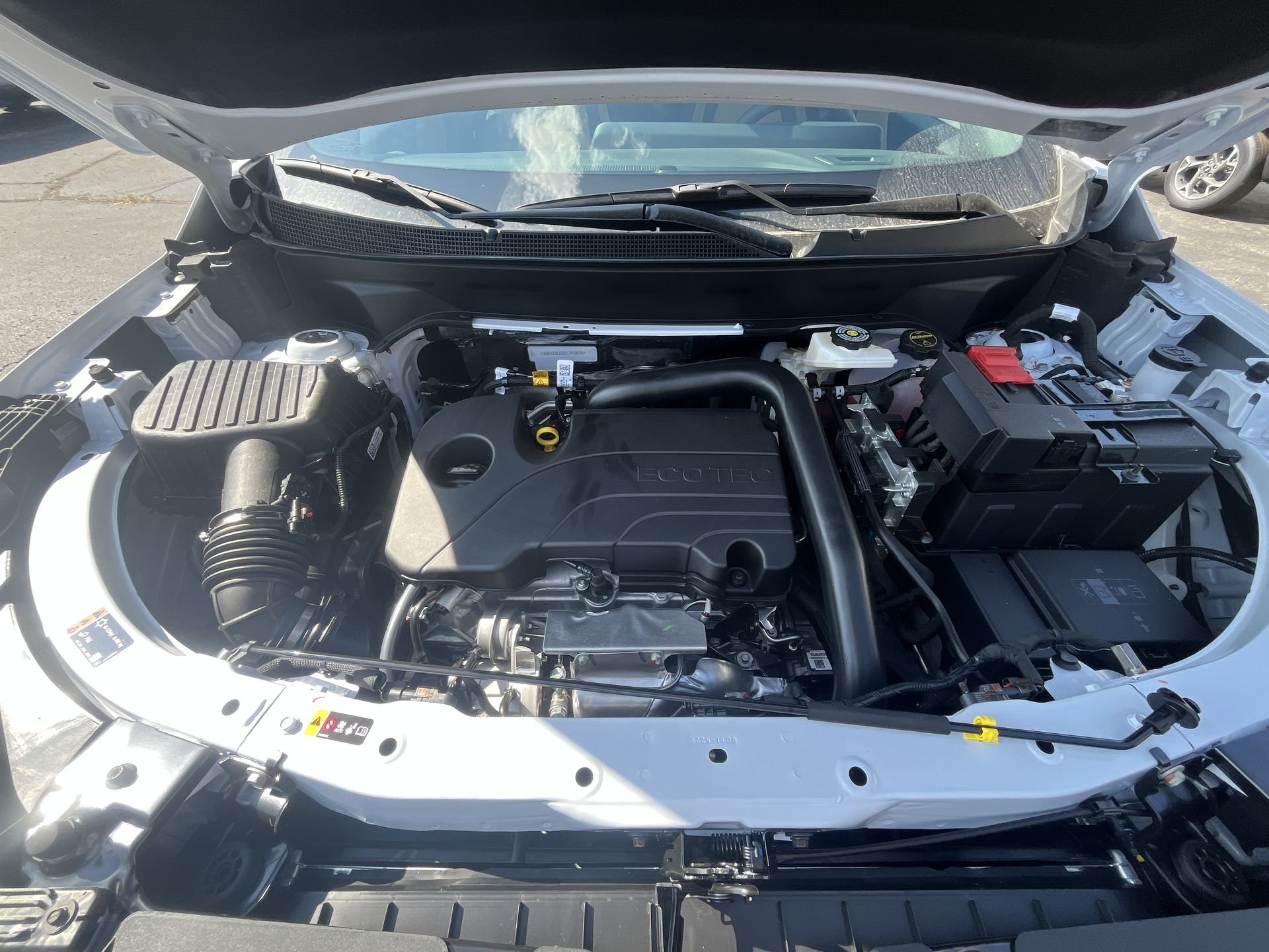 New 2026 Polar White Tricoat Chevrolet ACTIV image 55