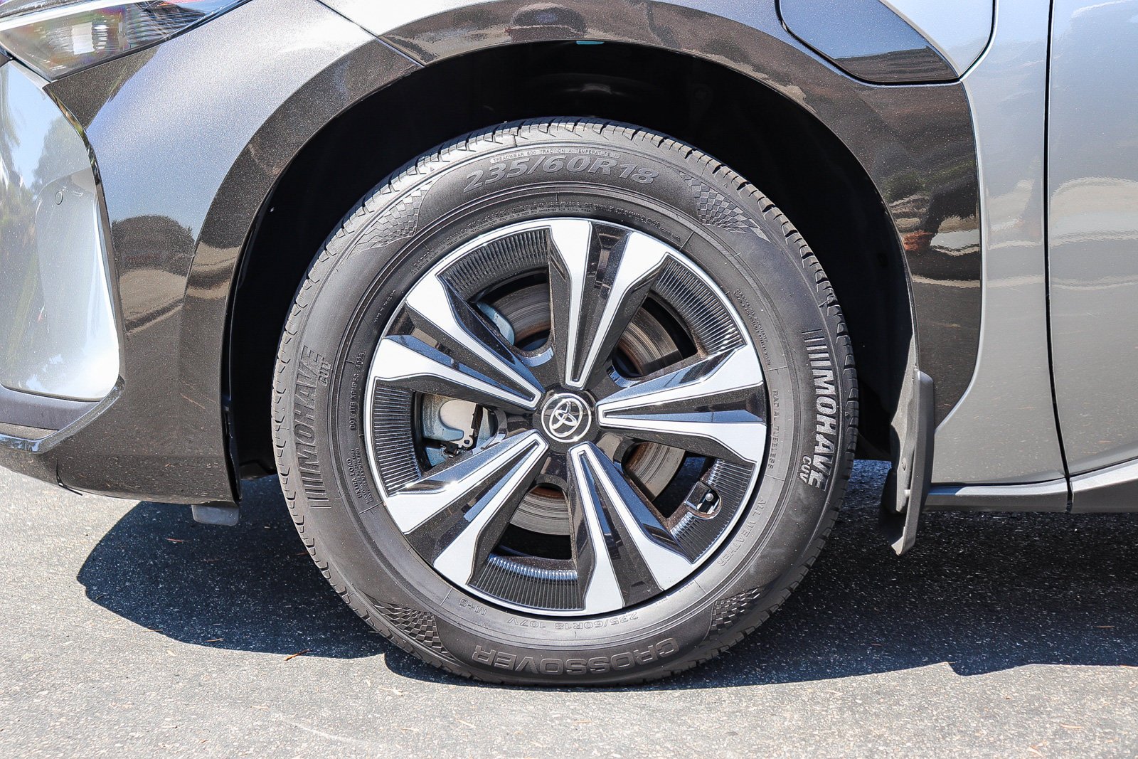 Used 2023  Toyota XLE image 11