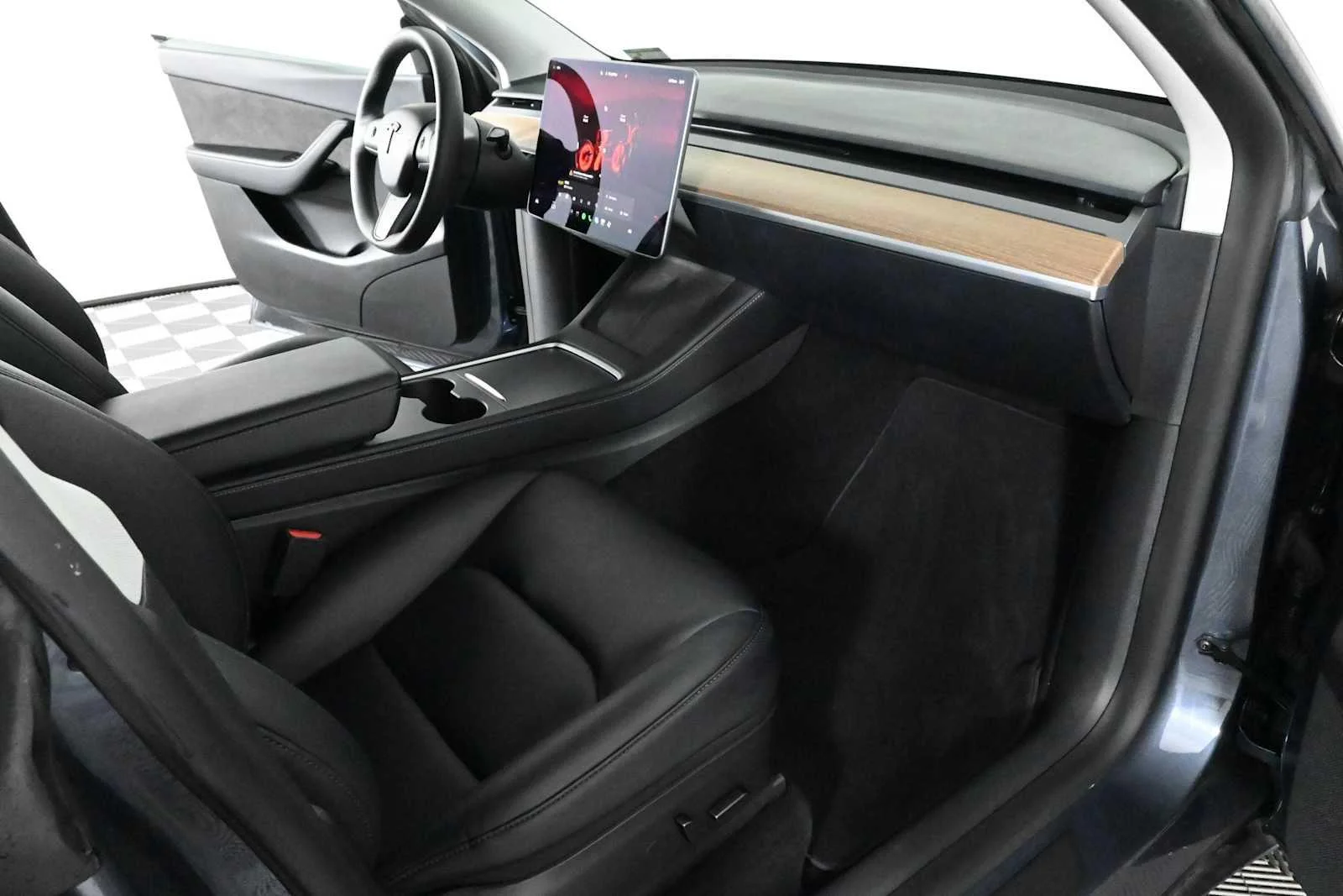 Used 2022  Tesla Performance image 12