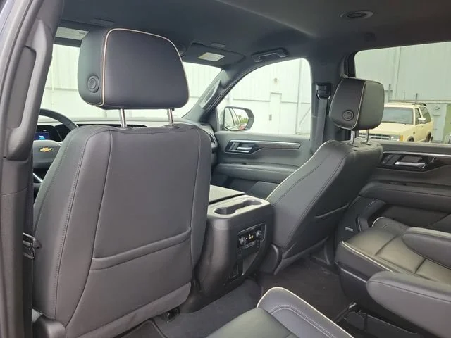 2025 Chevrolet Suburban Premier - Photo 13