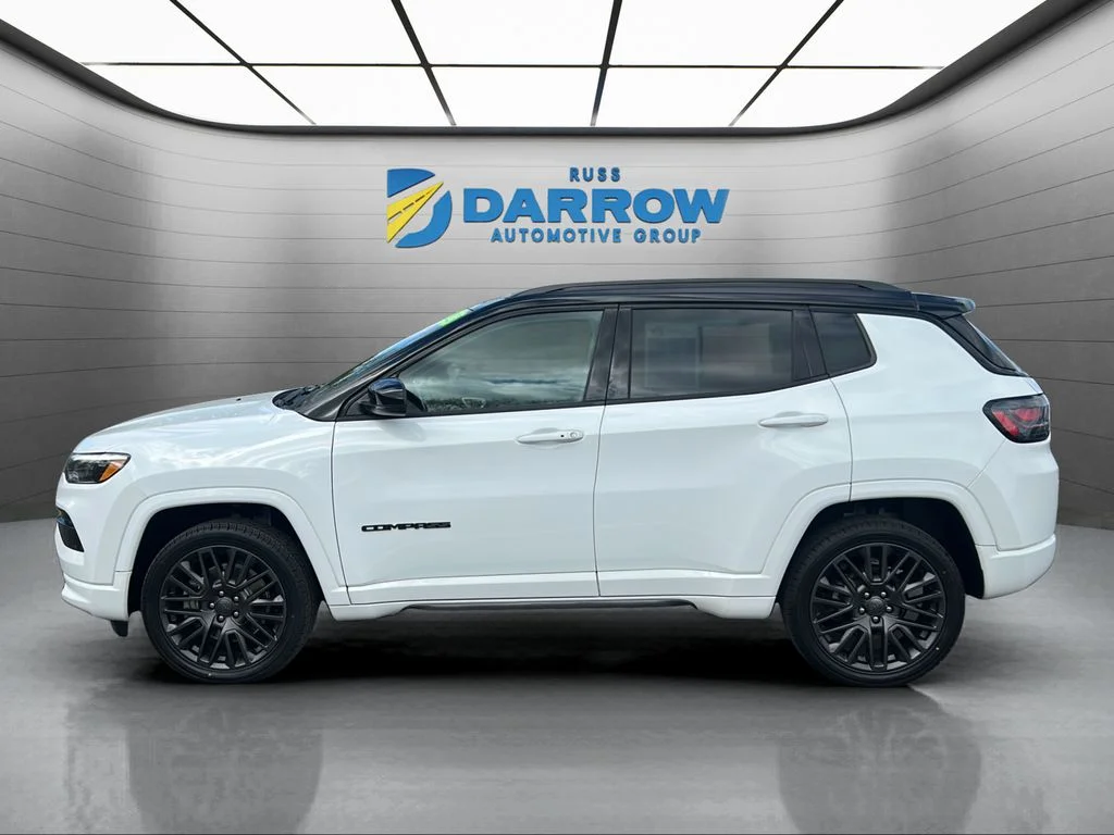 Used 2023 White Jeep Limited image 2