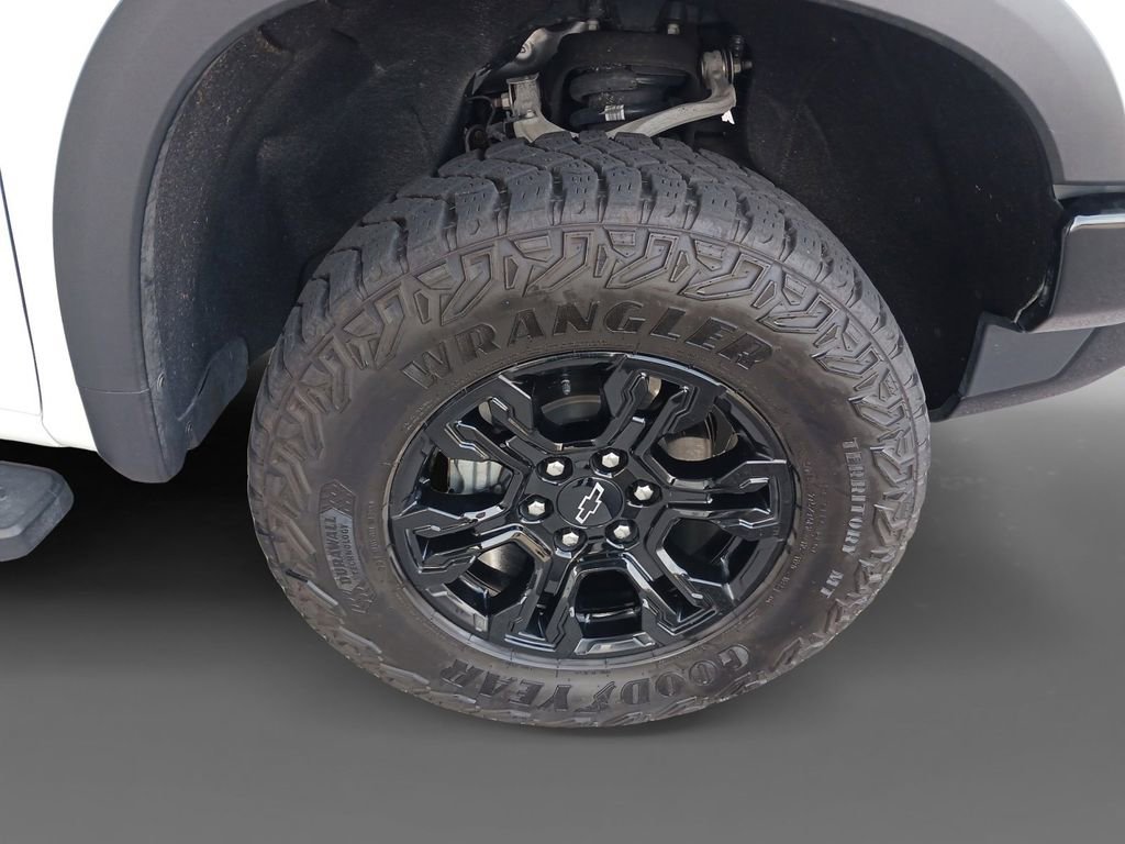 Used 2025 Summit White Chevrolet ZR2 image 16